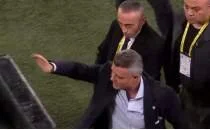 Fenerbah�e taraftar�ndan Sadettin Saran'a destek