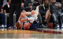 Jokic, Heat ma��nda dizinden sakatlanarak oyunu terk etti: MRI �ekilecek