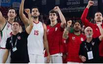 Karyaka potada Anadolu Efes'e kar