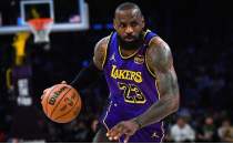 LeBron, Lakers ile 2 yllk 105 milyon dolarlk yeni szleme hazrlnda