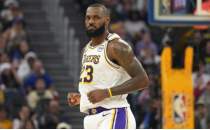 Pelinka: 'LeBron'un Lakers'ta emekli olmas harika olur'