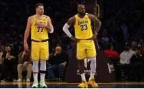 LeBron, Luka Doncic'in fiziksel dnmne hayran: 'Onunla gurur duyuyorum'