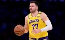 Magic Johnson'dan Luka'ya: 'Formda olman iin uyarlmana gerek olmamal'