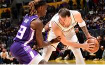 Luka ve LeBron toplam 58 att�, Lakers'�n yenilgi serisi sona erdi