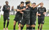 Manisa FK 3'te 3 pe�inde