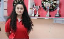 Milli dart Zehra Gemi, ngiltere'de altn madalya kazand