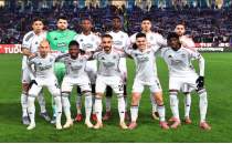 Yazarlardan Beikta yorumlar