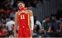 Young, Hawks'tan henz uzatma teklifi almam olmaktan rahatsz