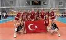 T�rkiye 18 Ya� Alt� Kad�n Milli Voleybol Tak�m� grubu nama�lup bitirdi
