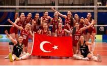 17 Ya� Alt� Kad�n Milli Voleybol Tak�m� �ekya'y� 3-0 yendi