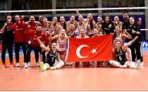 17 Ya� Alt� Kad�n Milli Voleybol Tak�m�'ndan b�y�k ba�ar�!