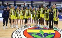 Fenerbah�e Opet, nama�lup devam ediyor!