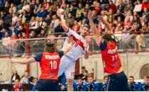 Milliler, D�nya �ampiyonas� hayalini zora soktu