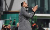 Manisa FK Ahmet Pekta� ile devam edecek