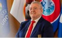 Armand Duka, tekrardan ba�kanl��a se�ildi