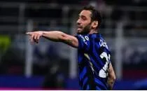 Inter'in ilk gol� Hakan �alhano�lu'ndan!