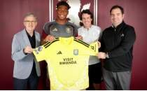Aston Villa, iki transfer birden a��klad�!
