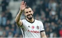 Alvaro Negredo'dan fla� itiraf: 'Be�ikta�'a g�z�m kapal� giderim!'
