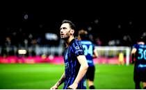 Hakan �alhano�lu �ov yapt� �ov!