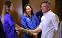 Sadettin Saran, kad�n voleybolcularla bir araya geldi