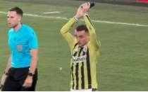 Fenerbah�e taraftar�n�n tepkisine Kerem Akt�rko�lu'ndan dikkat �eken kar��l�k