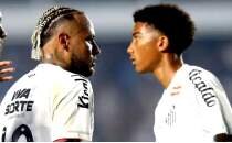 Neymar, Robinho'nun o�lunu tokatlad�!