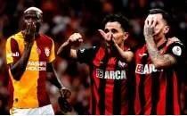 Osimhen, Galatasaray'� ipten ald�