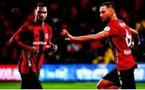 Trabzonspor, 2+1 y�ll�k s�zle�meyi imzalatt�
