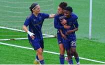 Fenerbah�e Arsavev �ampiyonlu�a ko�uyor!