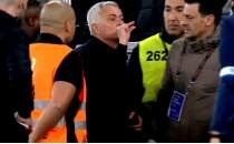 Portekiz'de ortal�k �ok kar��t�; Jose Mourinho