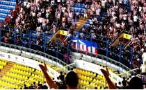 Gornik Zabrze taraftar�, T�rk polisine sald�rd�!