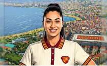G�ztepe Voleybol, libero  Ayb�ke �zel'i renklerine katt�