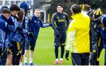 Fenerbah�e'de Edson Alvarez sakatl�ktan d�nd�