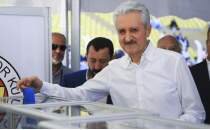 Fenerbah�e'de Ayd�nlar'dan adayl�k karar�!