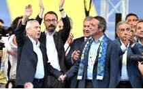 Aziz Y�ld�r�m, Ali Ko�'un ad�n� g�r�nce koltu�u de�i�tirdi