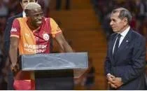 Osimhen ile Dursun �zbek aras�nda prim pazarl���