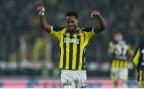 Jhon Duran'dan Fenerbah�e taraftar�n� k�zd�ran hareket!