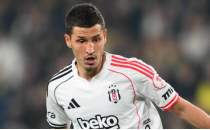 Be�ikta�'ta Salih U�an'dan gen�lere jest!