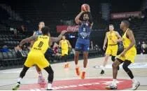 Anadolu Efes, evinde Mersin Spor'a kar�� zorlanmadan kazand�!