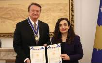 Hasan Arat, Kosova Onur Ni�an� ile �d�llendirildi