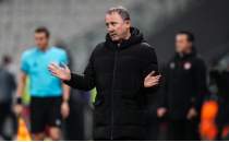 Be�ikta�'ta 3 veda, gelen yok!