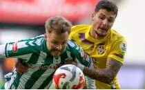 Konyaspor, 90+5'te 1 puan� kurtard�