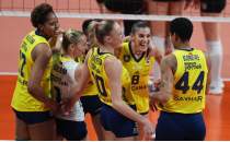 Voleybol derbisinde kazanan Fenerbah�e Medicana!
