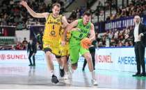 TOFA� evinde yenildi, Alba Berlin seride �ne ge�ti!