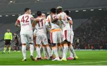 Galatasaray, puan ortalamas�nda devleri ge�ti
