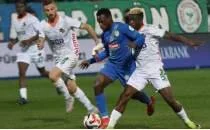 2 k�rm�z� kart, 2 gol: Rizespor - Alanyaspor berabere