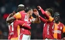 Galatasaray'da ele�tiriler rafa kalkt�!