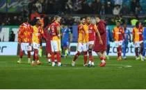 Yazarlardan Galatasaray yorumlar�