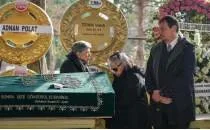 Ergin Ataman'�n annesi topra�a verildi