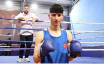 Boks�rler, ay-y�ld�zl� formayla Gen�lik Olimpiyatlar� i�in kota pe�inde